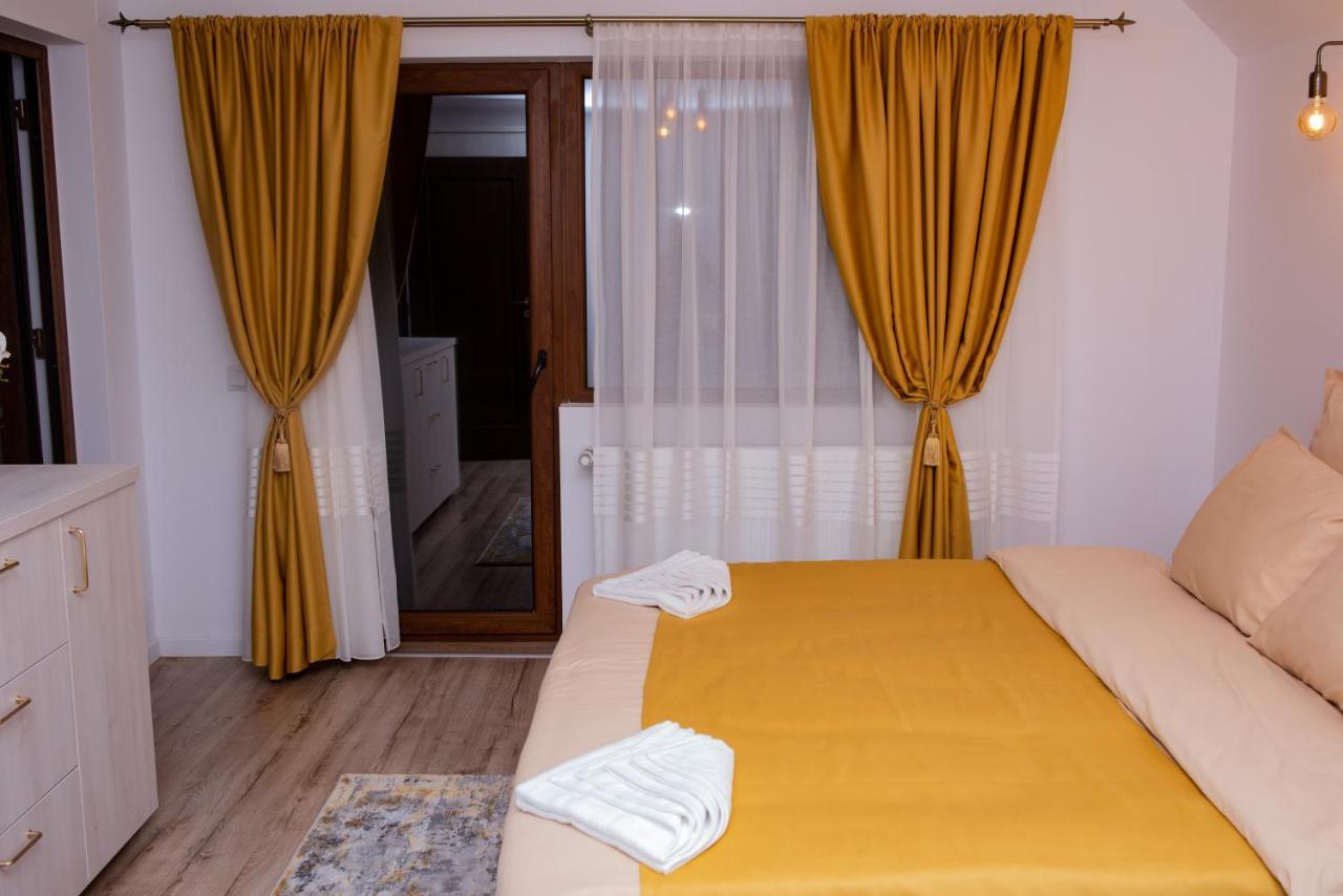 Villa Casuta Doi Ponei Buşteni Exterior foto