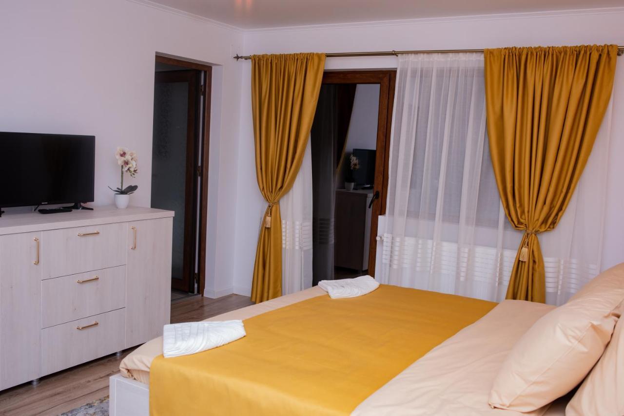 Villa Casuta Doi Ponei Buşteni Exterior foto