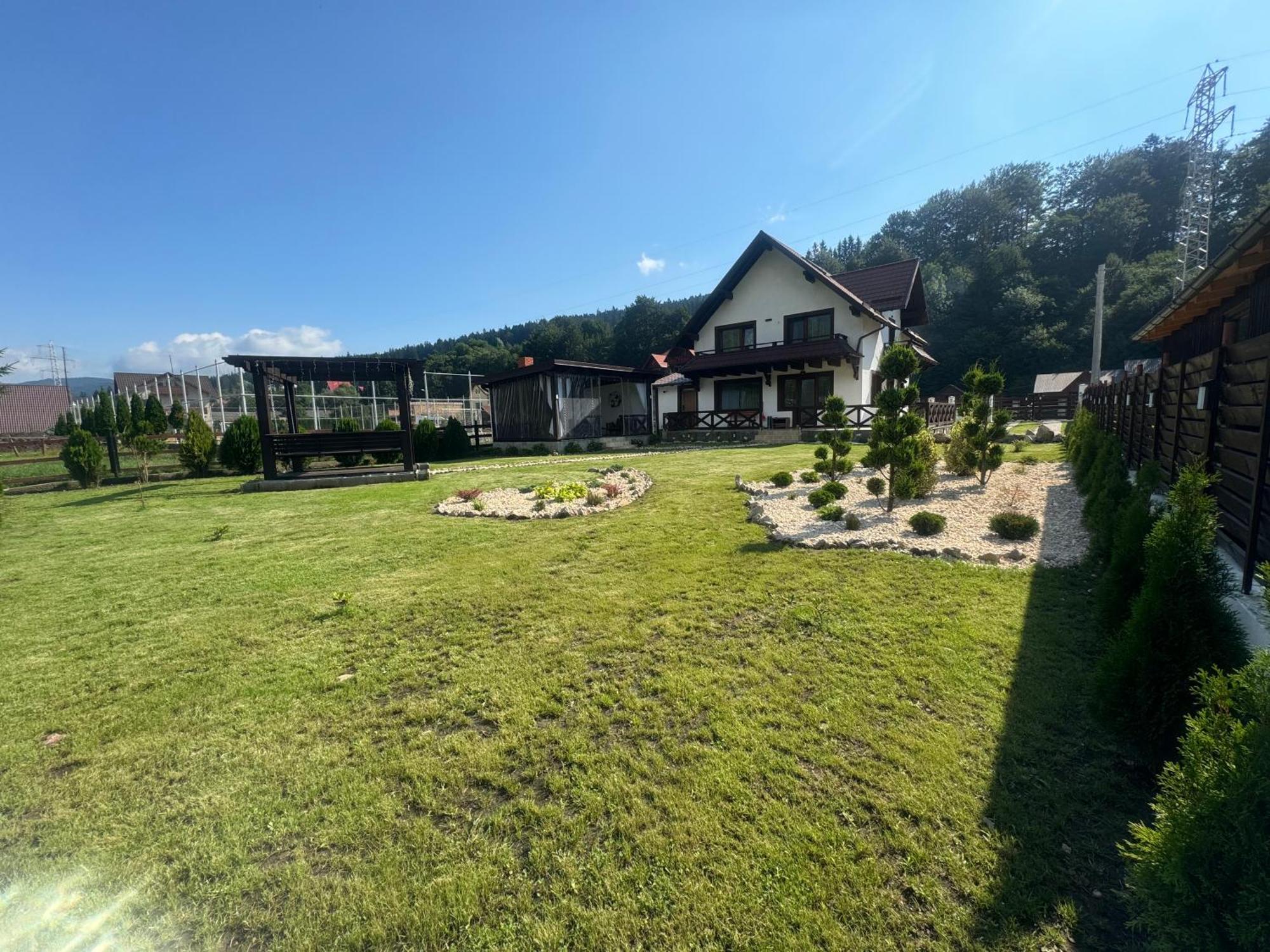 Villa Casuta Doi Ponei Buşteni Exterior foto
